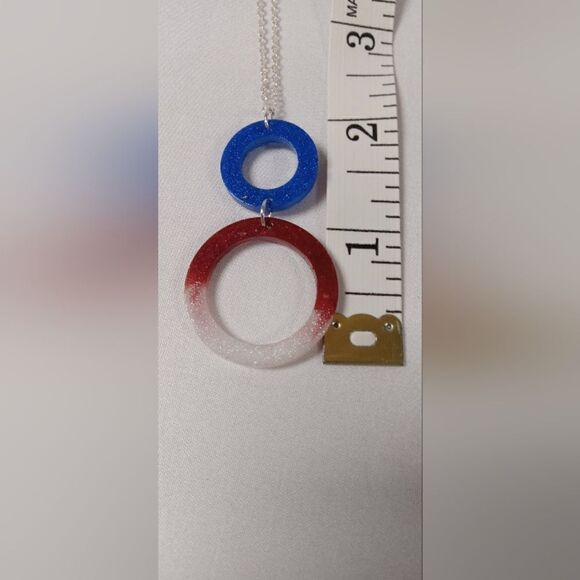 CLEARANCE  Red, white blue resin 2 circles resin necklace with 11 inch chain - Picture 4 of 5